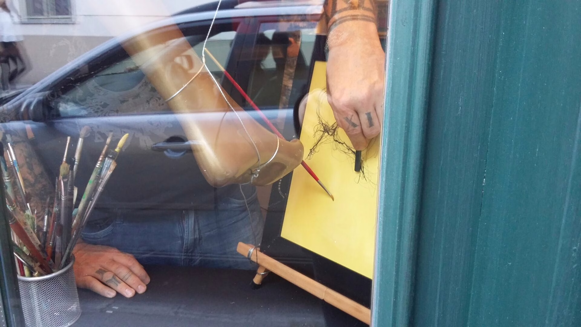 Hogyan kerül egy női láb a kirakatba?