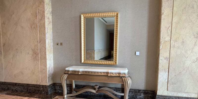 elegáns keretezett tükör